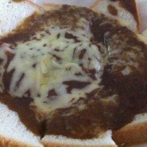 カレーリメイクレシピ☆ 食パンでカレー味グラタン風